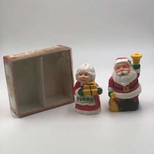 Vintage 1986 McCrory Corp Mr & Mrs Claus Salt and Pepper Shakers